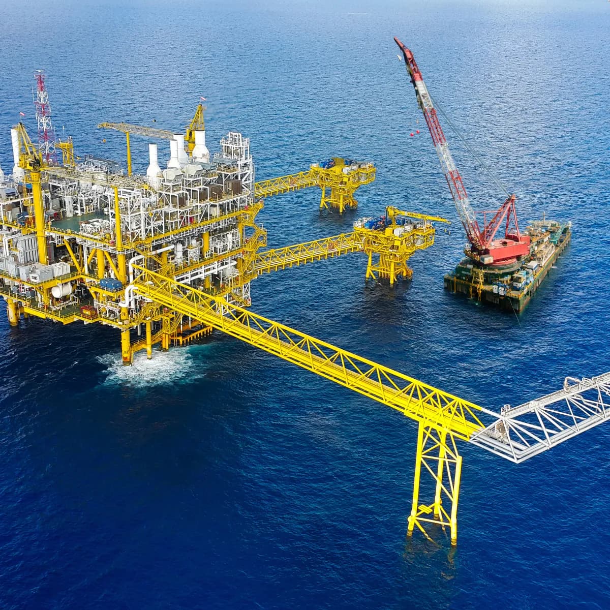 Oil & Gas AI inspection for pipeline corrosion and refinery compliance