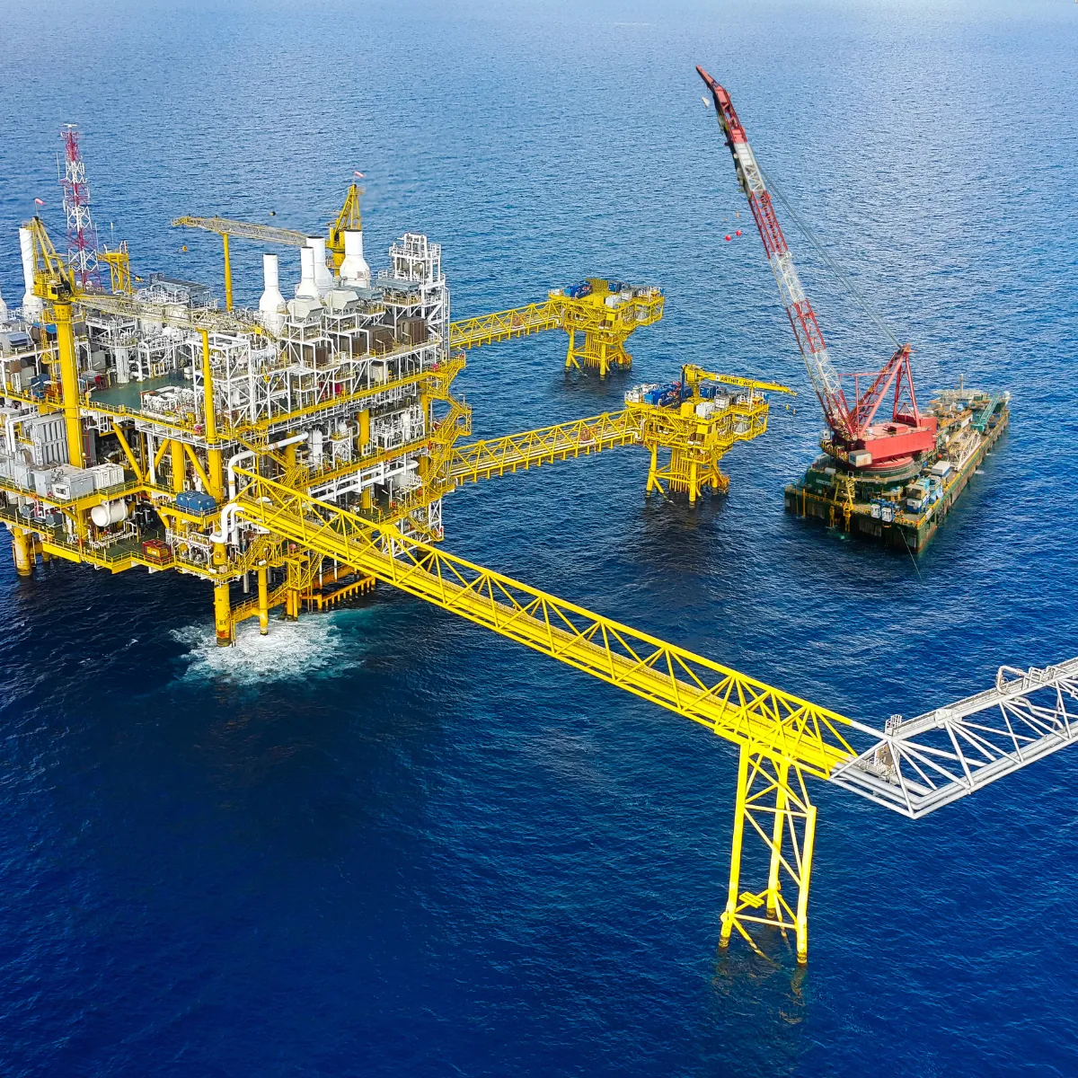 Oil & Gas AI inspection for pipeline corrosion and refinery compliance