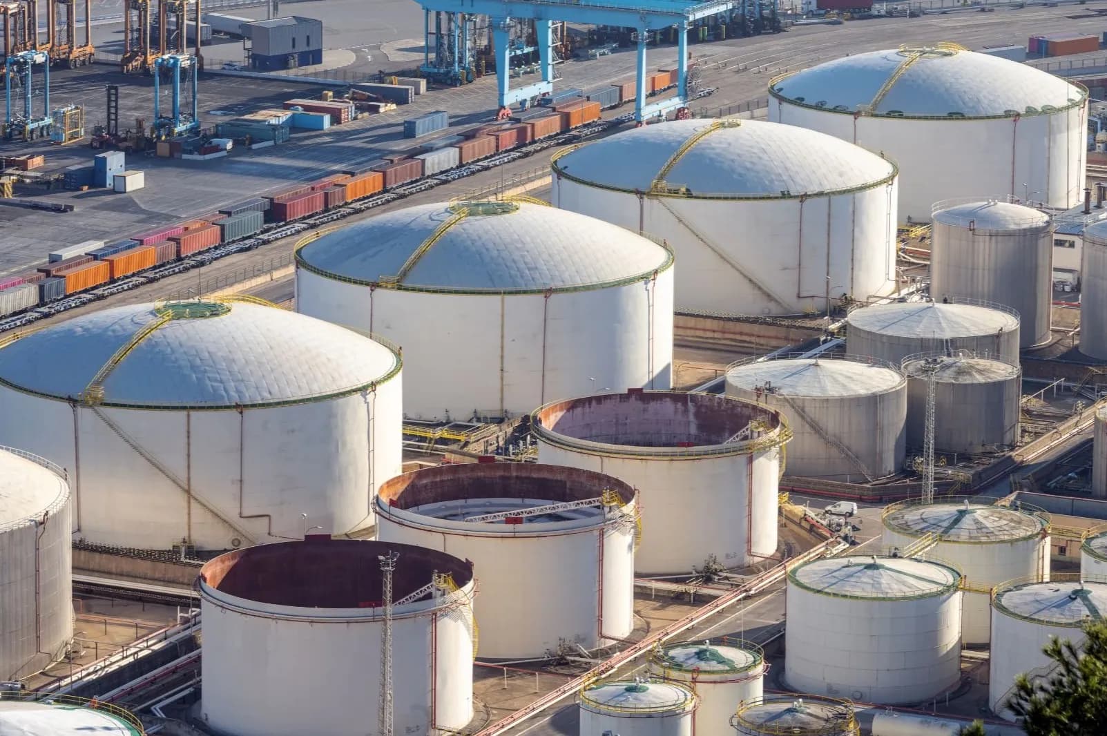 AI inspection of tanks identifying shell corrosion, roof damage, weld defects, and deformation without scaffolding.